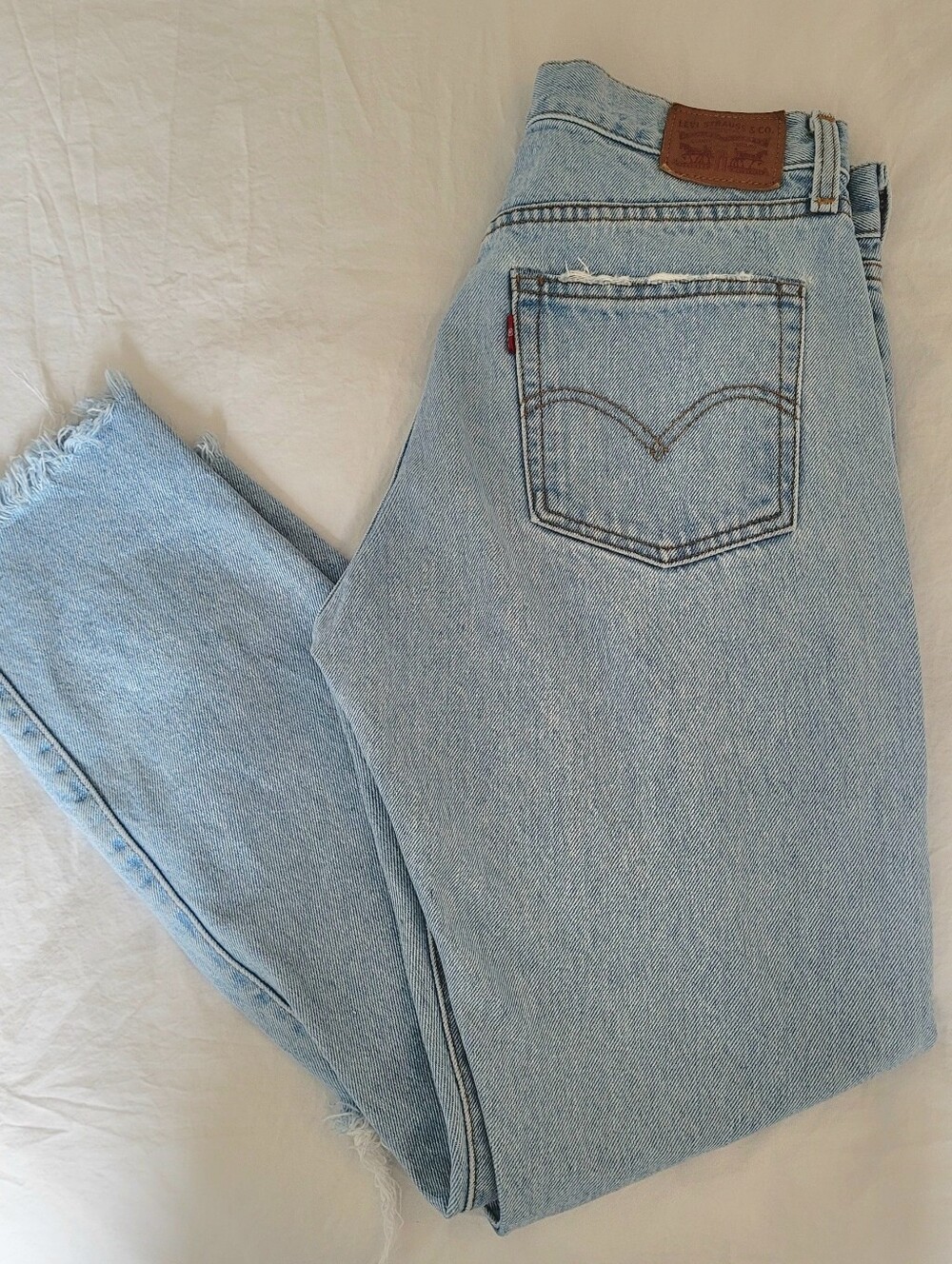 Levi's High Rise Distressed Straight Leg Jeans Light Wash Ripped Button Fly 27